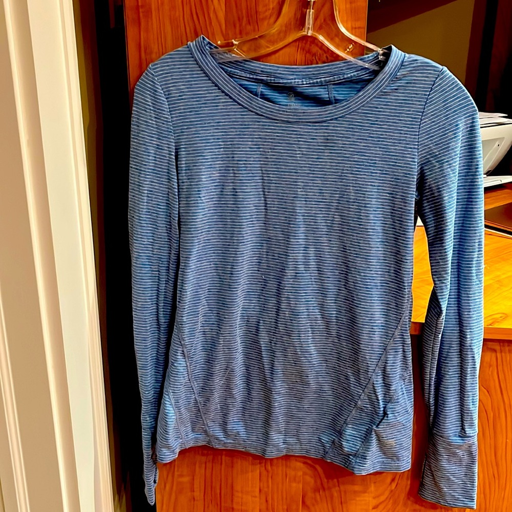 Gap Fit Breathe Long-Sleeve